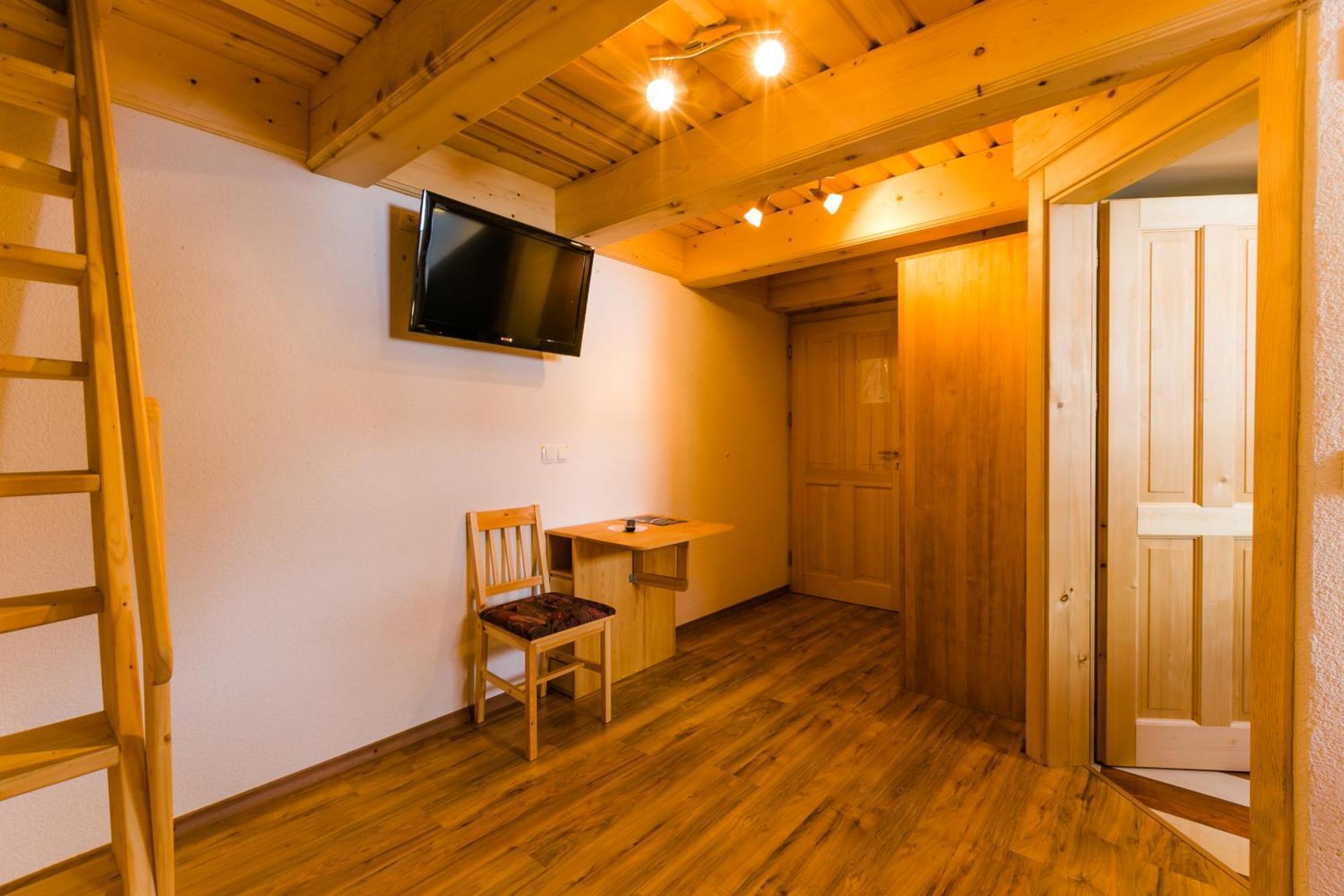Ekoturizem Vizencar Hotel Cerklje na Gorenjskem Bagian luar foto