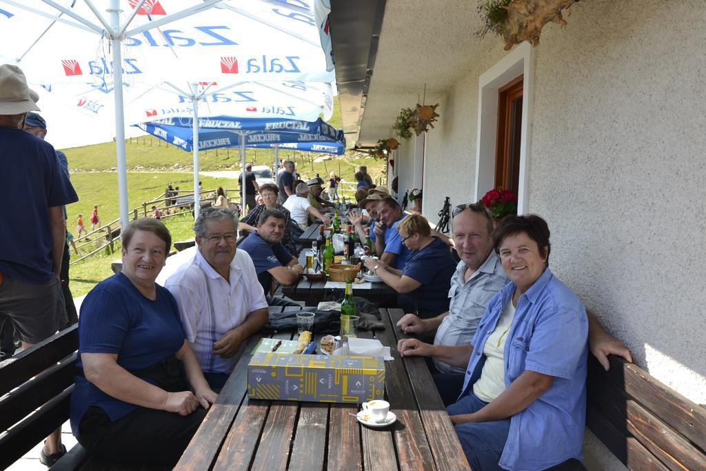 Ekoturizem Vizencar Hotel Cerklje na Gorenjskem Bagian luar foto